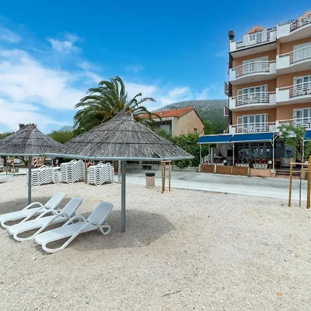 Jerkan 16 By Interhome