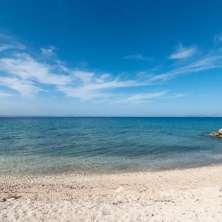 Jerkan 16 By Interhome